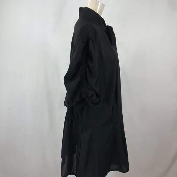 ESHAKTI - WOMEN'S 4X /28W - BLACK SHORT SLEEVE TIES AT NECK WRAP FRONT TOP SHIRT - Picture 2 of 5